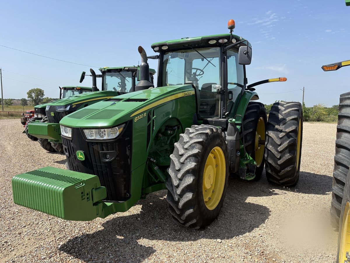 Трактор John Deere 8320R 2016 б/у из США — фото 1