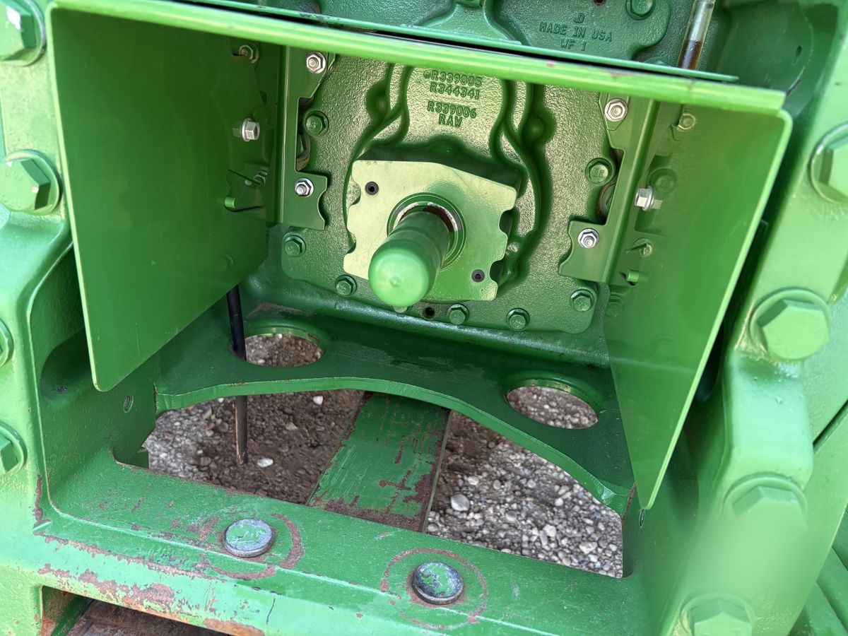 Трактор John Deere 8320R 2016 б/у из США — фото 9