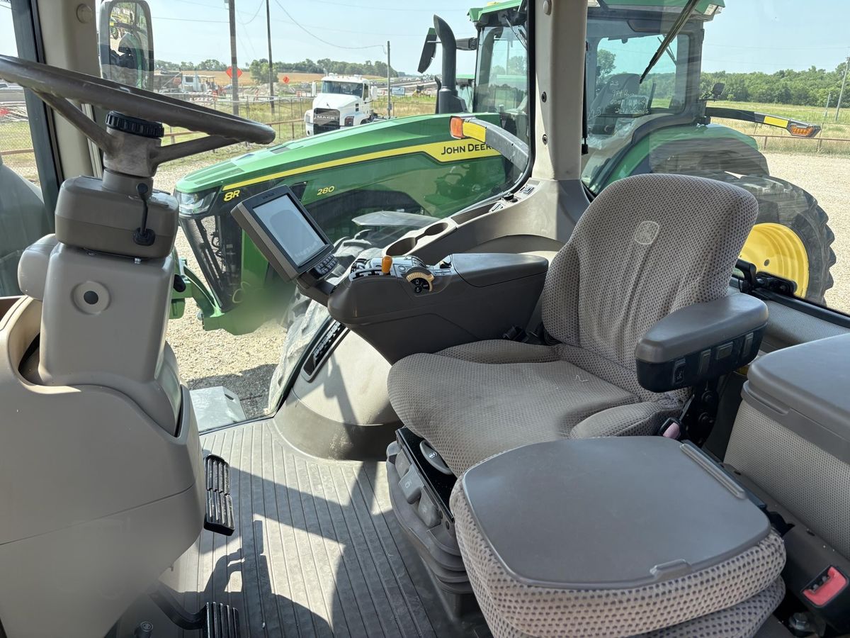 Трактор John Deere 8320R 2016 б/у из США — фото 21