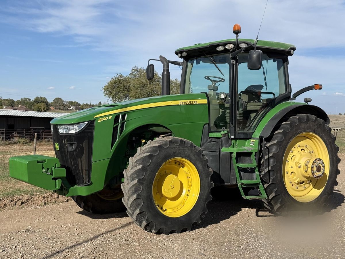 Трактор John Deere 8310R 2011 б/у из США — фото 1