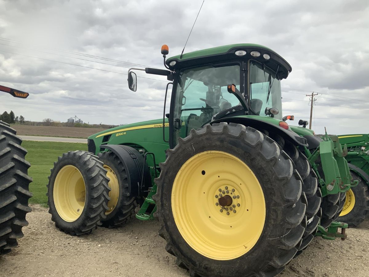 Трактор John Deere 8320R 2010 б/у из США — фото 3