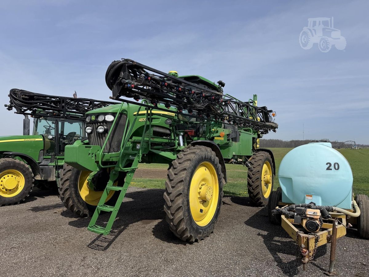Опрыскиватель John Deere 4830 2007 б/у из США — фото 1