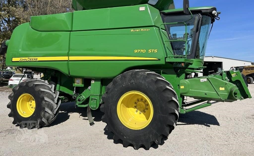 Used John Deere 9770 STS 2009 combine from the USA — photo 2