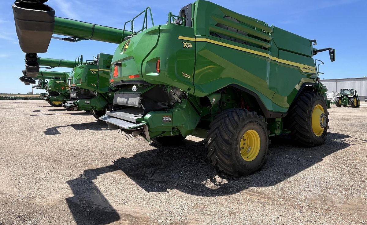Used John Deere X9 1100 2024 combine from the USA — photo 3