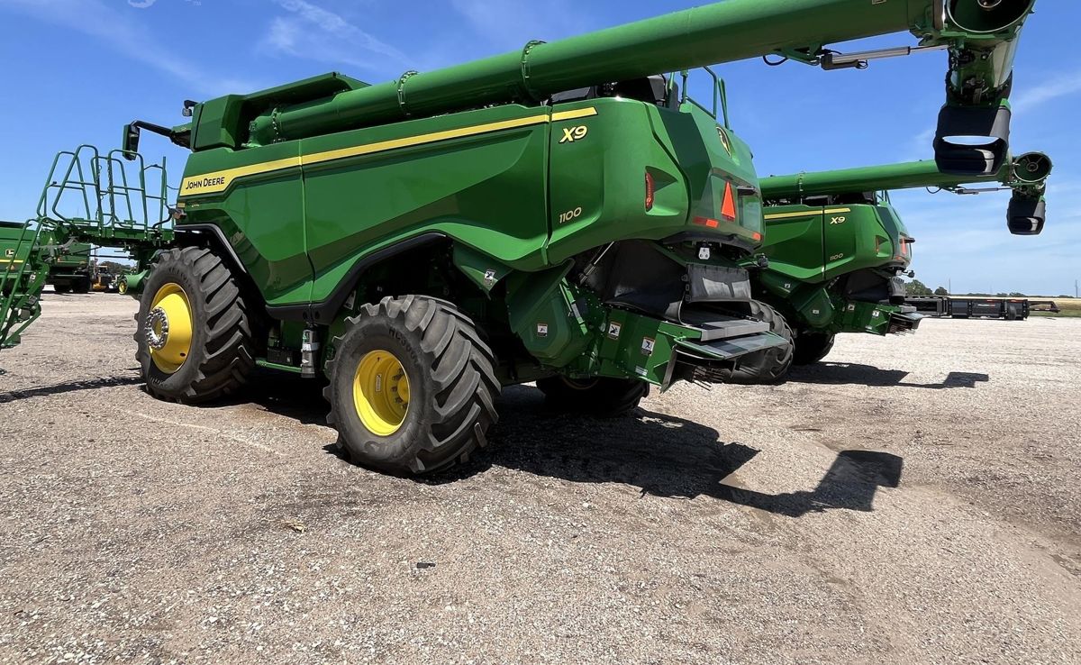 Used John Deere X9 1100 2024 combine from the USA — photo 4