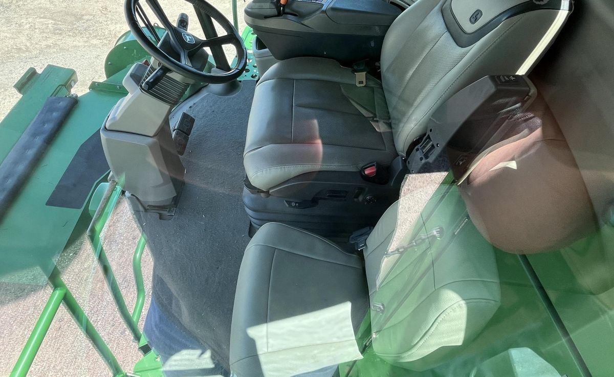 Used John Deere X9 1100 2024 combine from the USA — photo 8