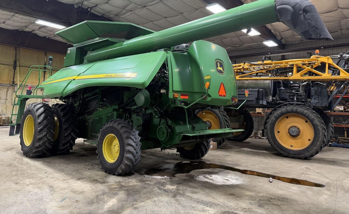 Used John Deere 9770 STS 2008 combine from the USA — photo 2