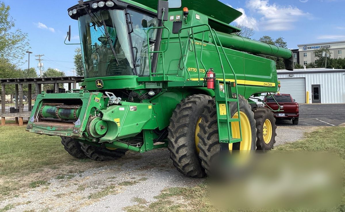 Used John Deere 9770 STS 2010 combine from the USA — photo 2
