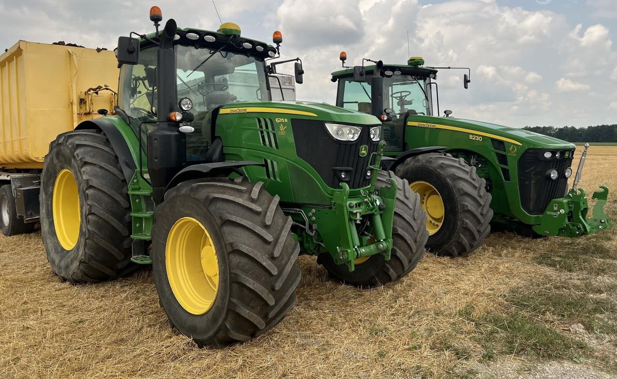 John Deere 6215R 2017