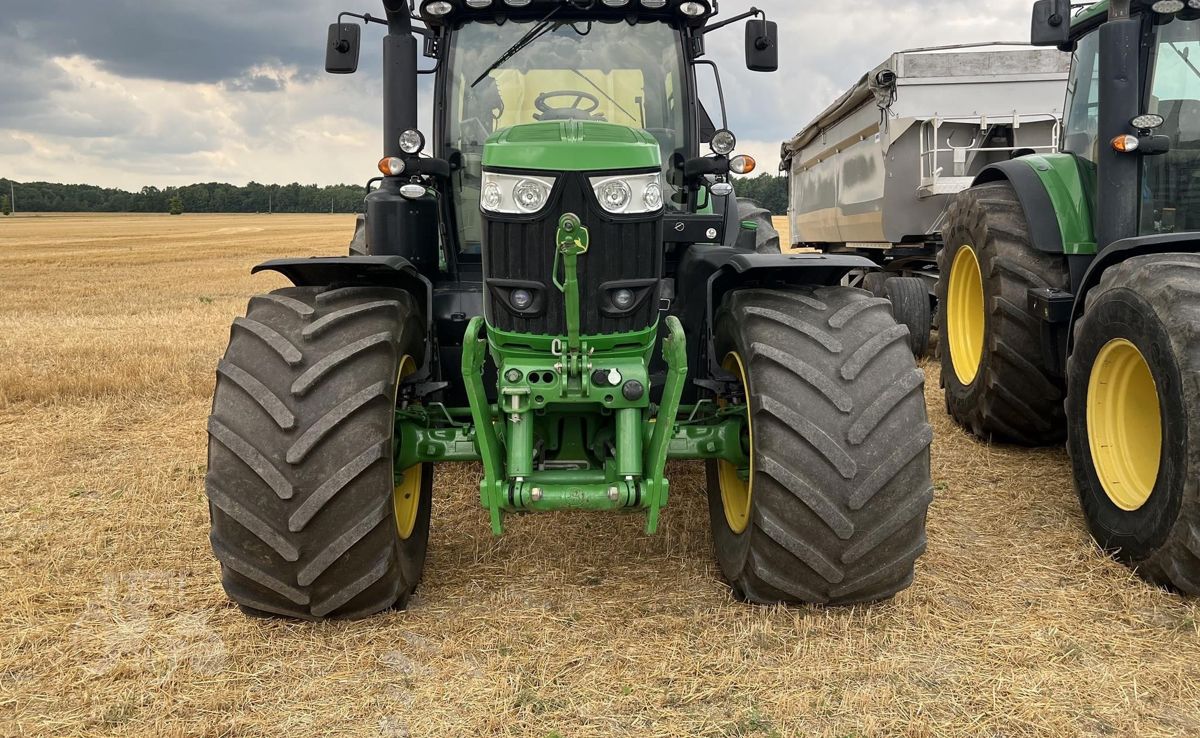 Трактор John Deere 6215R 2017 б/у из США — фото 2