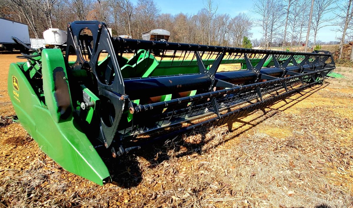 Жатка John Deere 630F 2004 б/у из США — фото 1