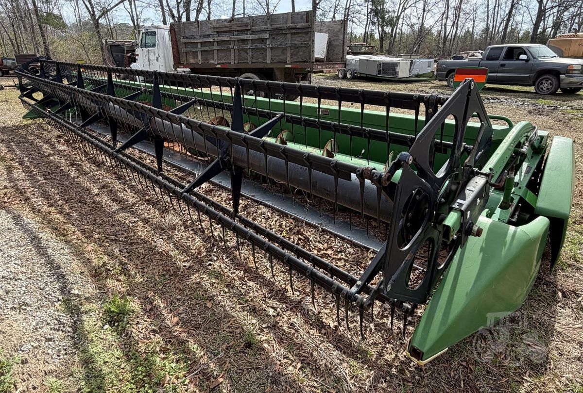 Жатка John Deere 630F 2005 б/у из США — фото 1