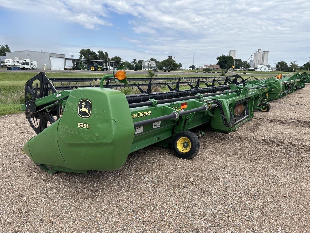 Жатка John Deere 635D 2011 б/у из США — фото 1