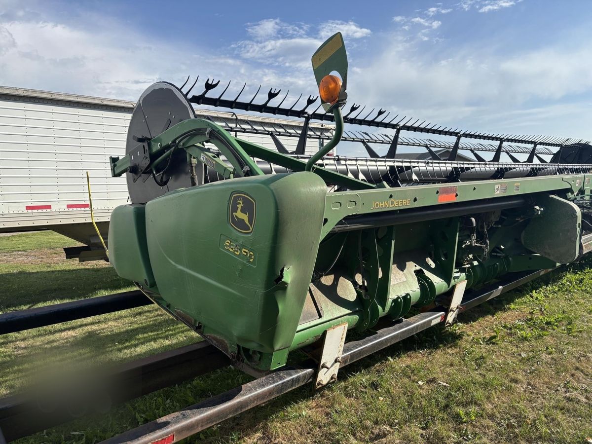 Жатка John Deere 635FD 2013 б/у из США — фото 1