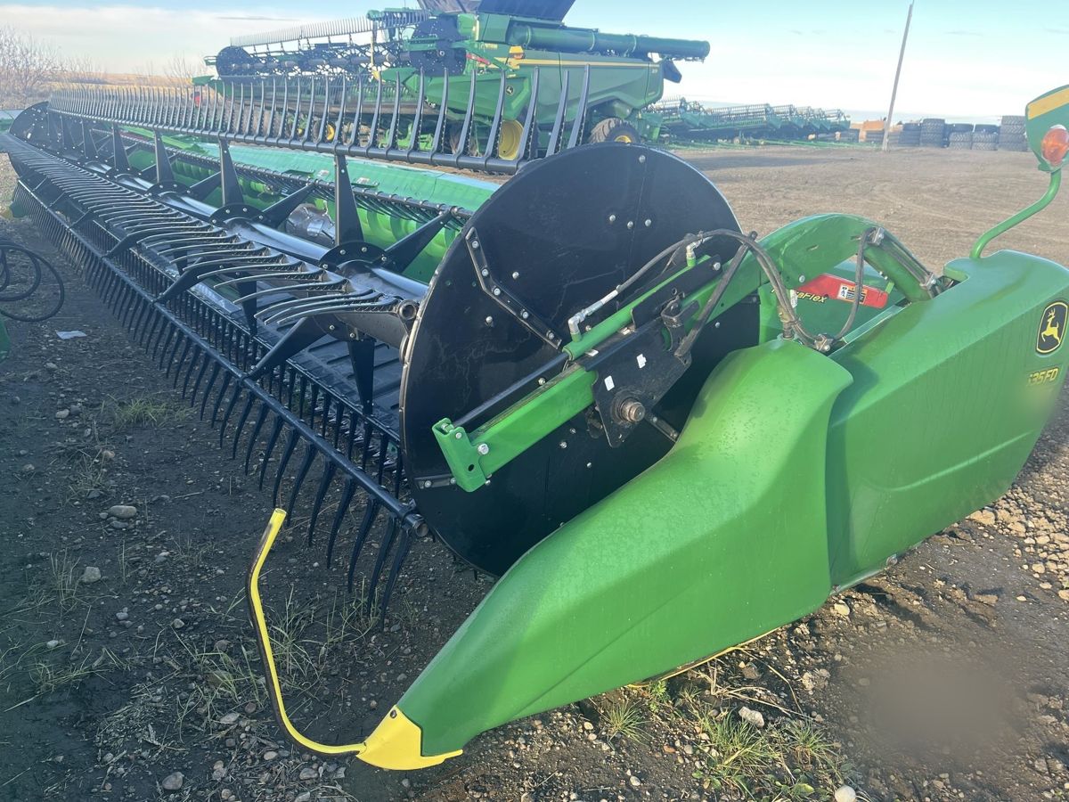 Жатка John Deere 635FD 2017 б/у из США — фото 1