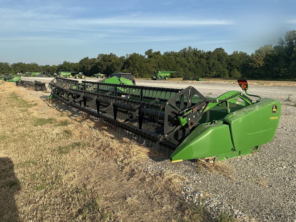 Жатка John Deere 640FD 2012 б/у из США — фото 1