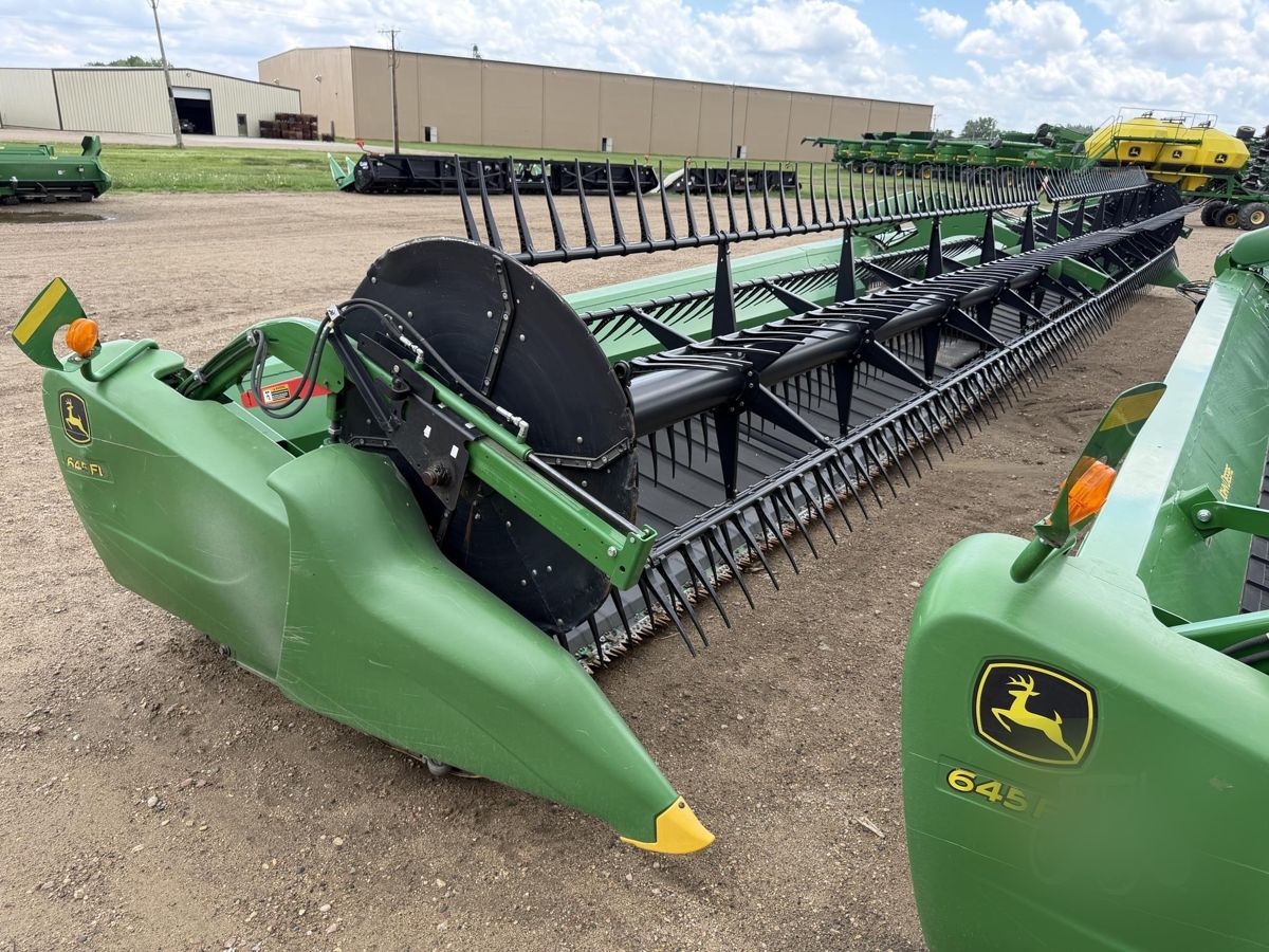 Жатка John Deere 645FD 2016 б/у из США — фото 1