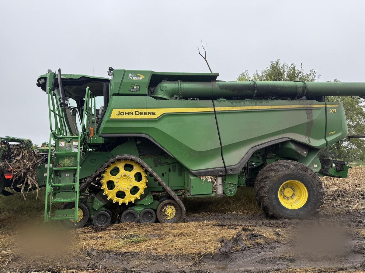 Комбайн John Deere X9 1100 2022 б/у из США — фото 1